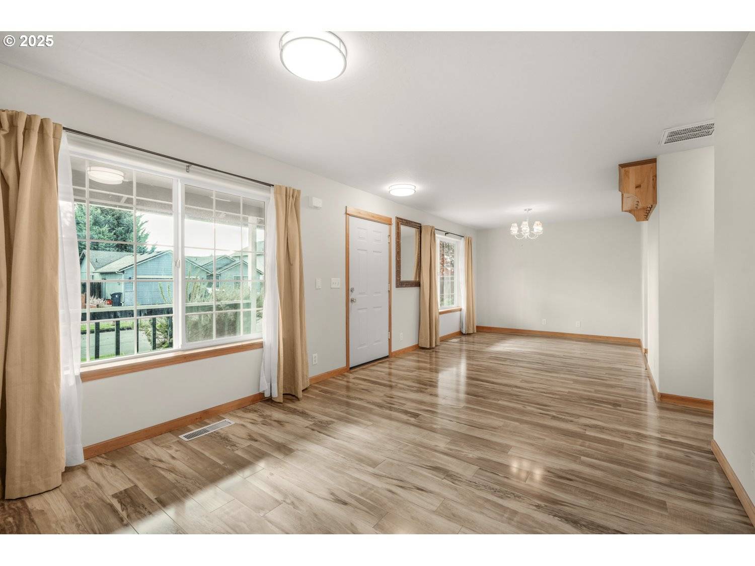 Eugene, OR 97404,1061 ARGON AVE