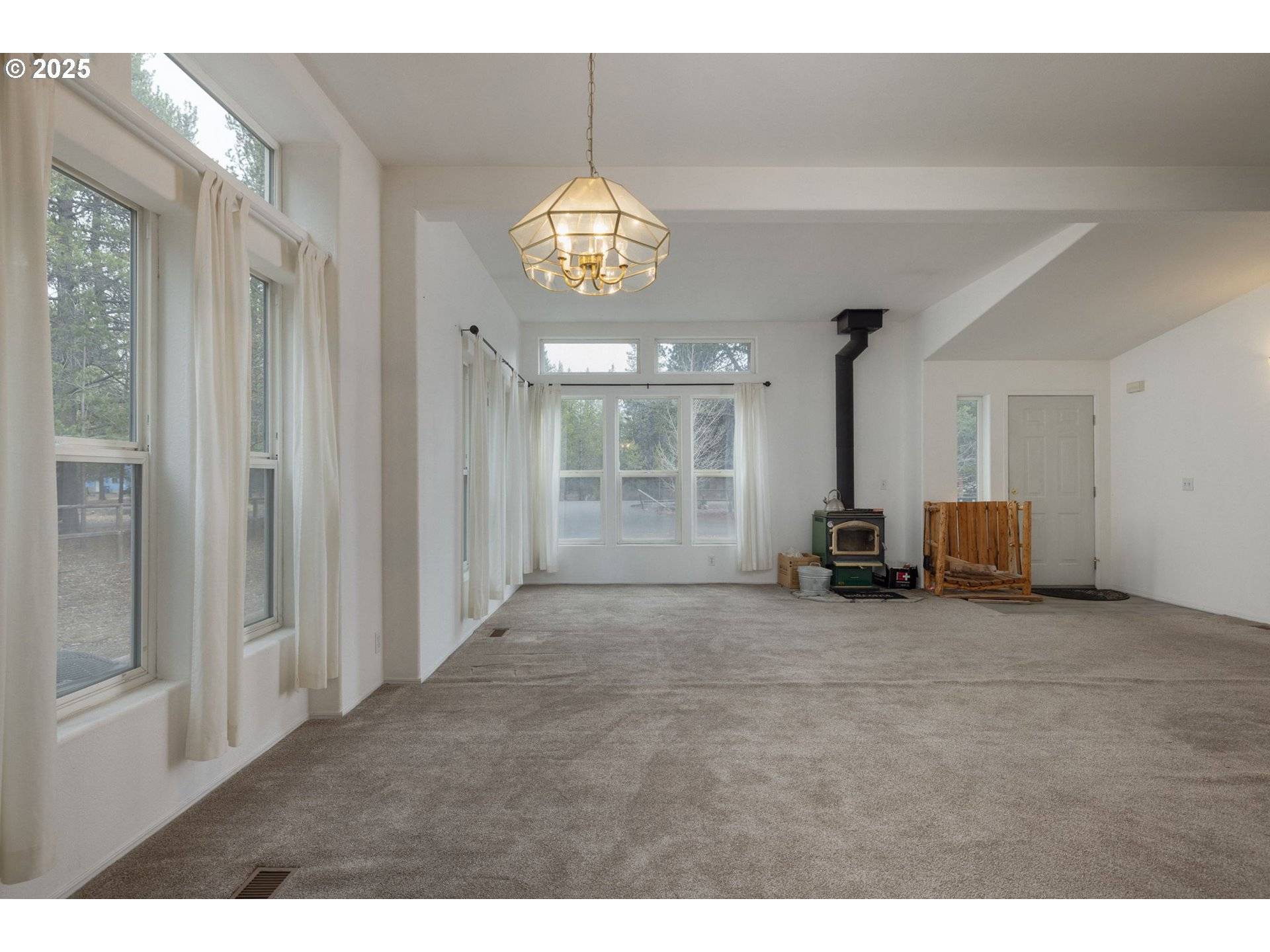 La Pine, OR 97739,15728 EASTWIND CT