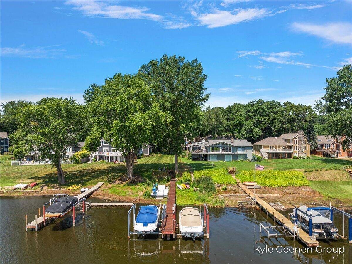 Holland, MI 49424,46 Counts Cove CT