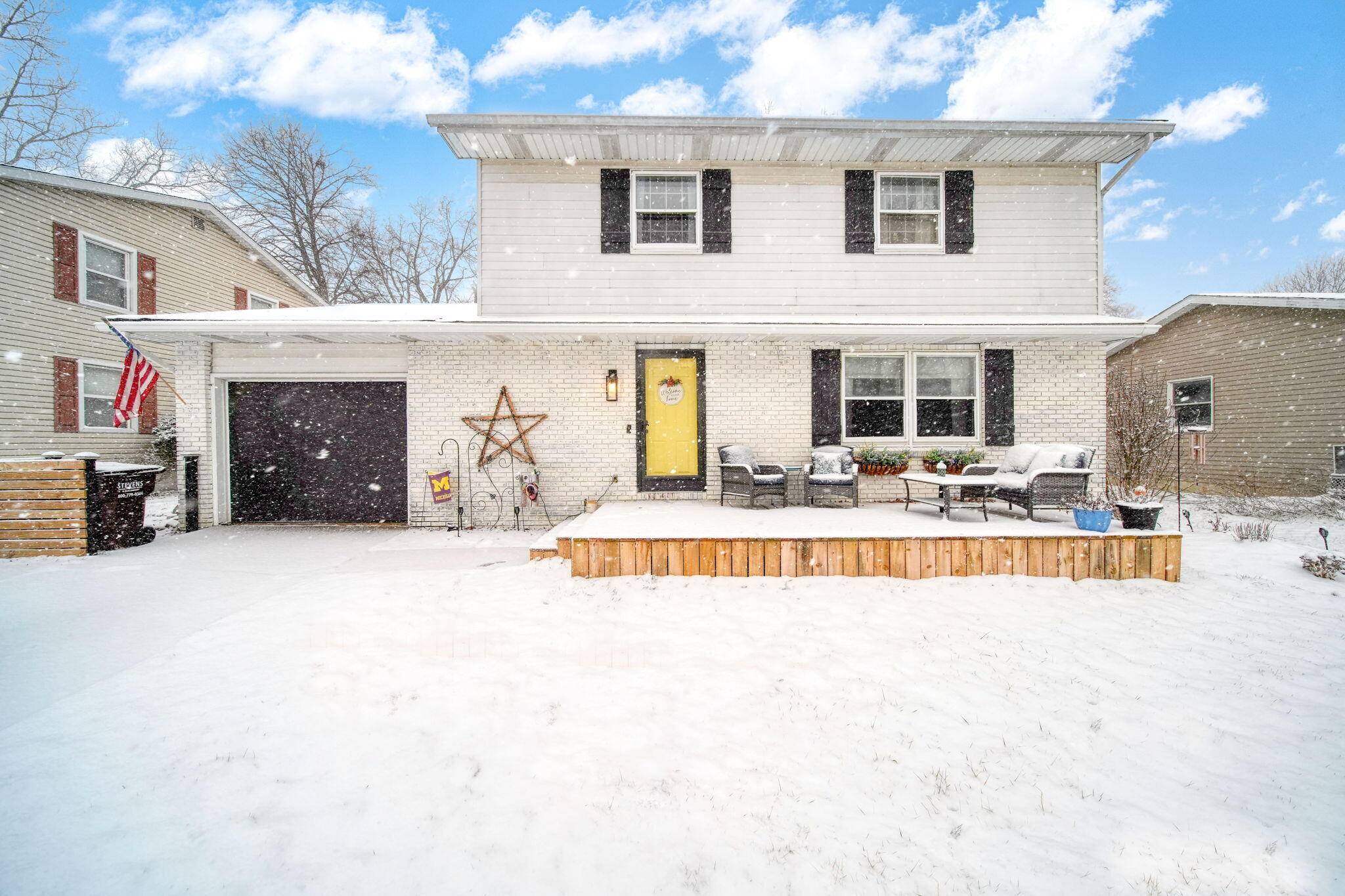 Adrian, MI 49221,1042 Oram DR