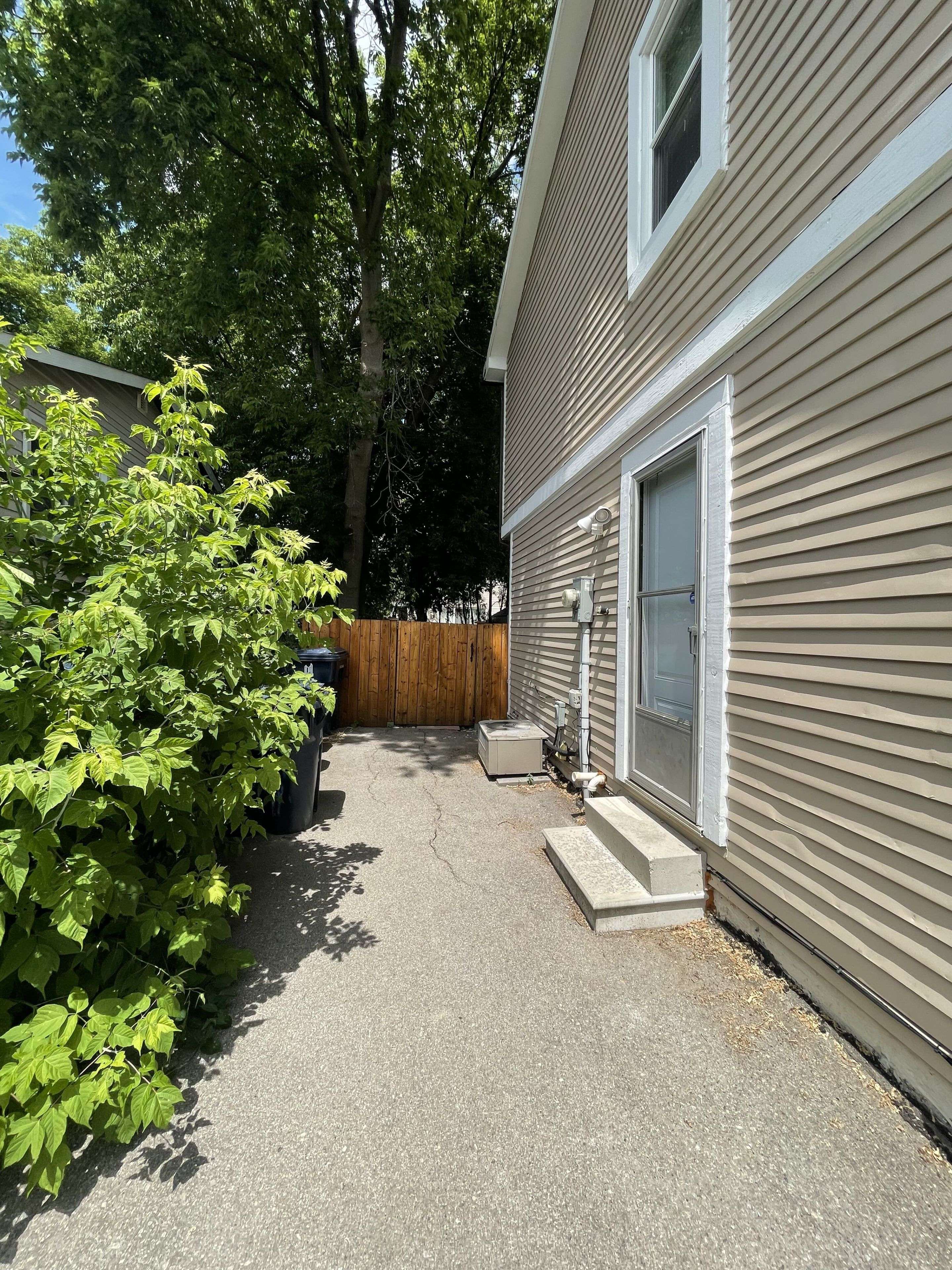 Toronto C15, ON M2H 2E5,304 Cliffwood Rd N/A N #basement unit