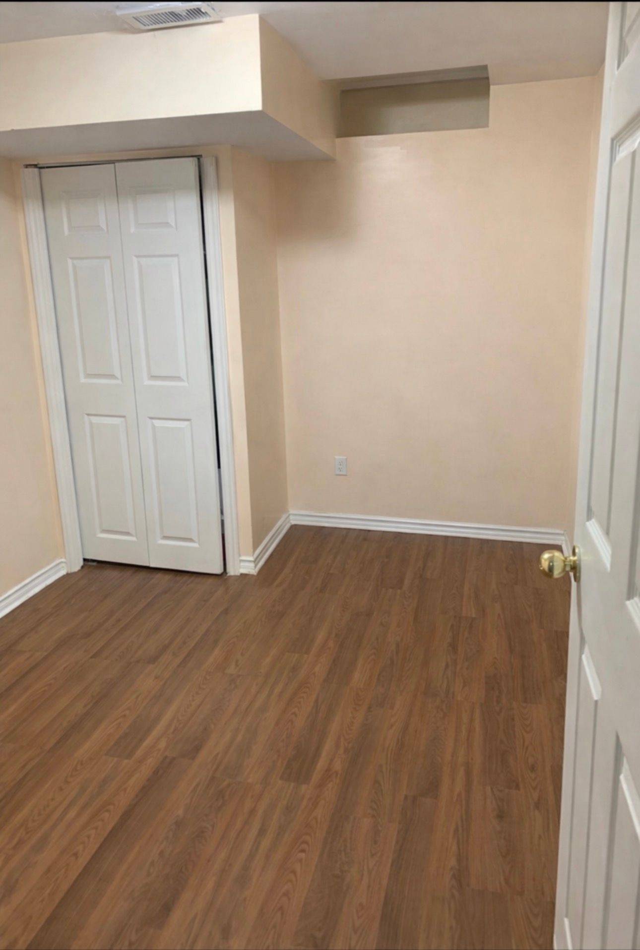 Toronto E11, ON M1B 6B2,27 Red Hawk RD #BSMT