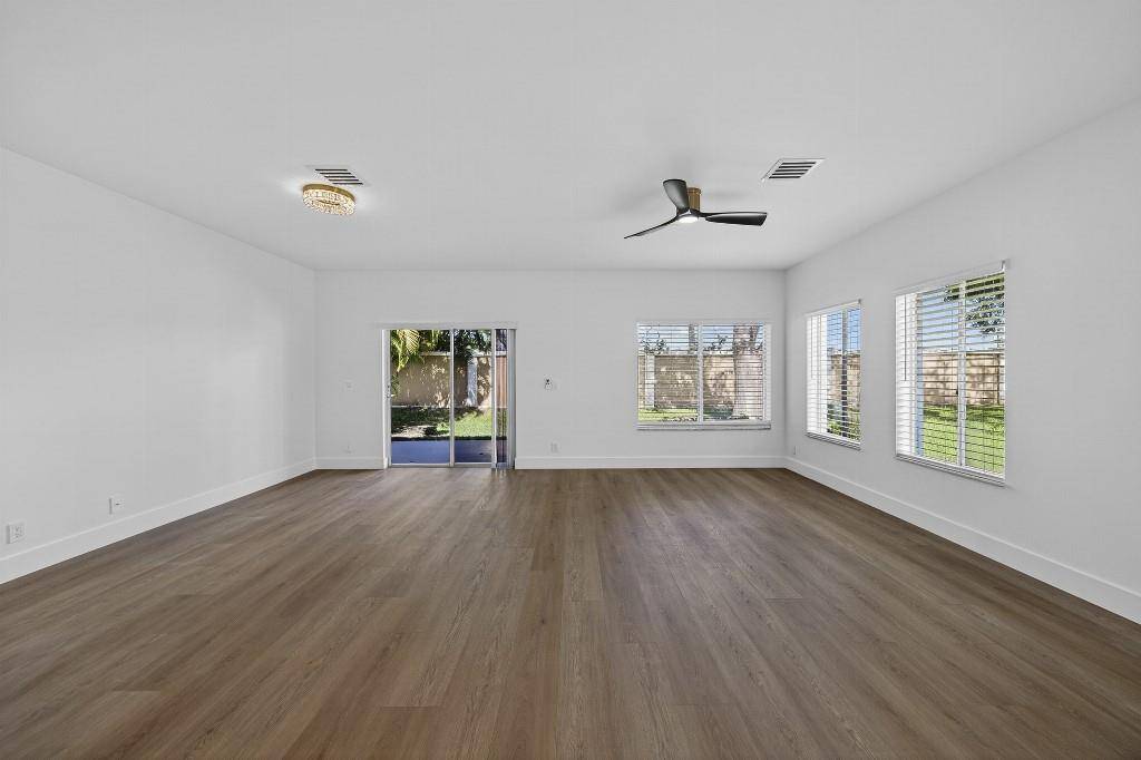 Deerfield Beach, FL 33442,4243 SW 10th Ct