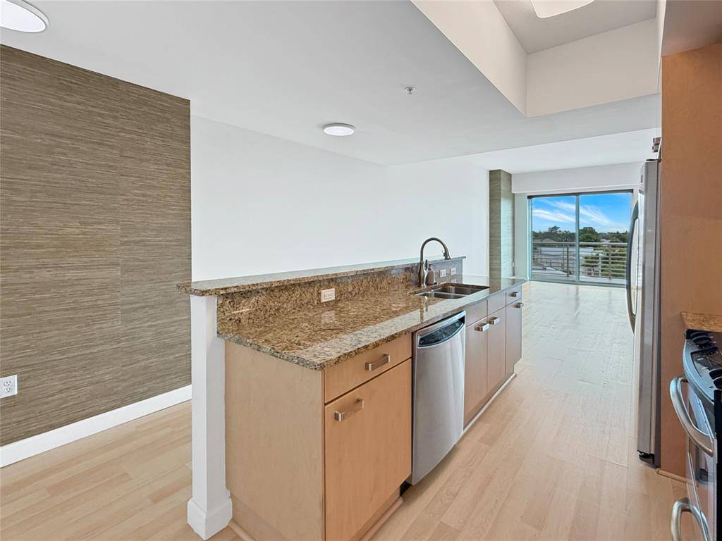 Wilton Manors, FL 33305,2301 Wilton Dr #408