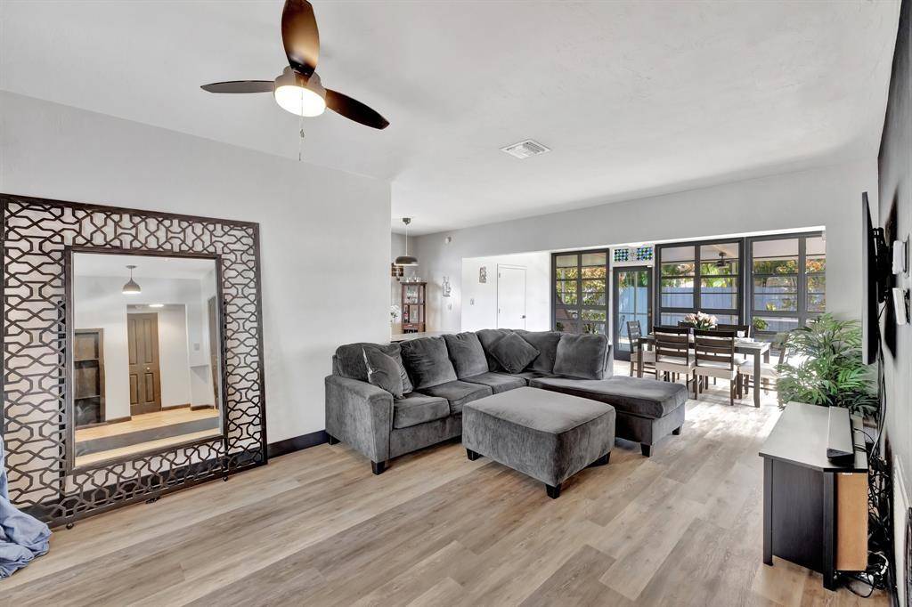 Fort Lauderdale, FL 33315,1228 SW 9th Ave