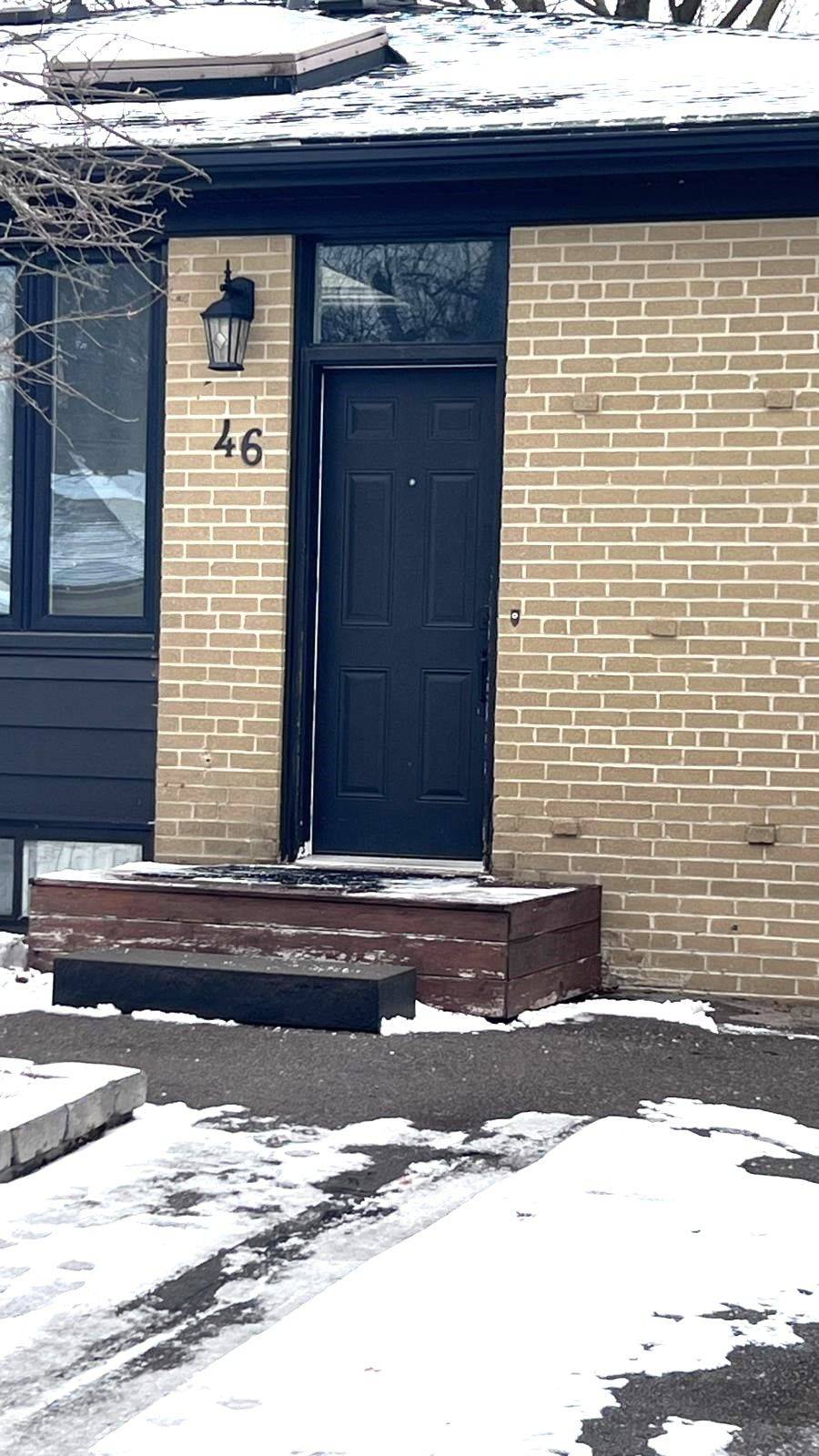 Aurora, ON L4G 2B6,46 Davis RD