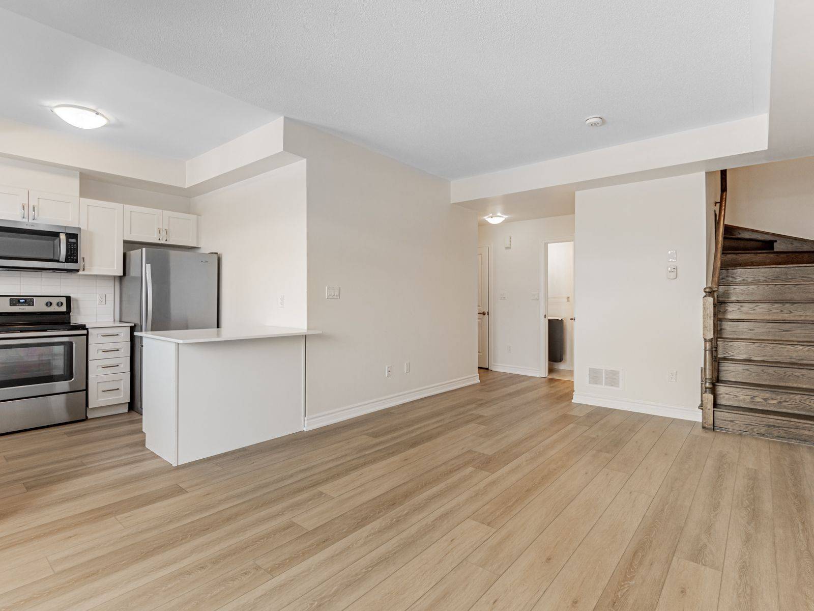 Vaughan, ON L4L 0H8,199 Pine Grove RD #303