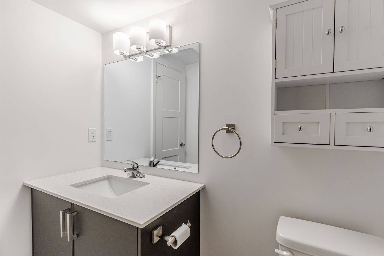 Barrie, ON L9J 0V6,23 Hay LN #5