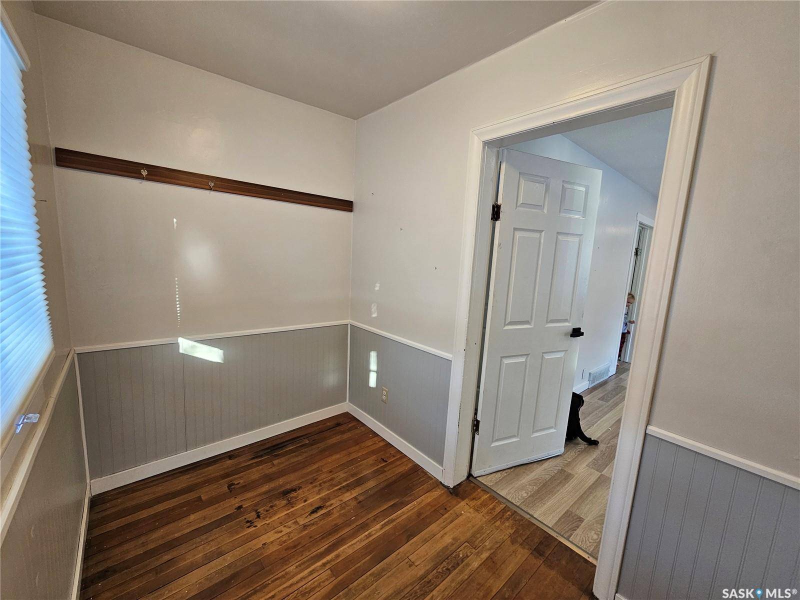 Unity, SK S0K 4L0,437 4th AVENUE E