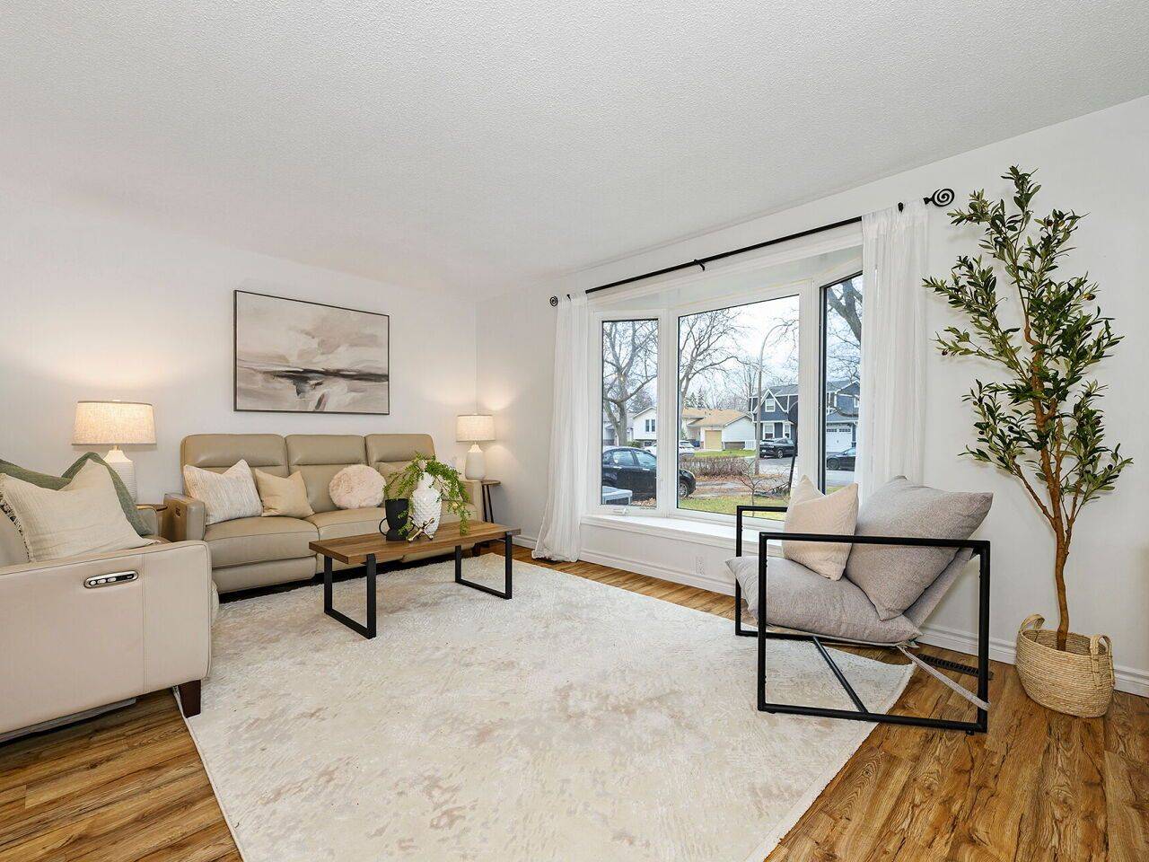 Burlington, ON L7L 2N8,655 Lomond CRES