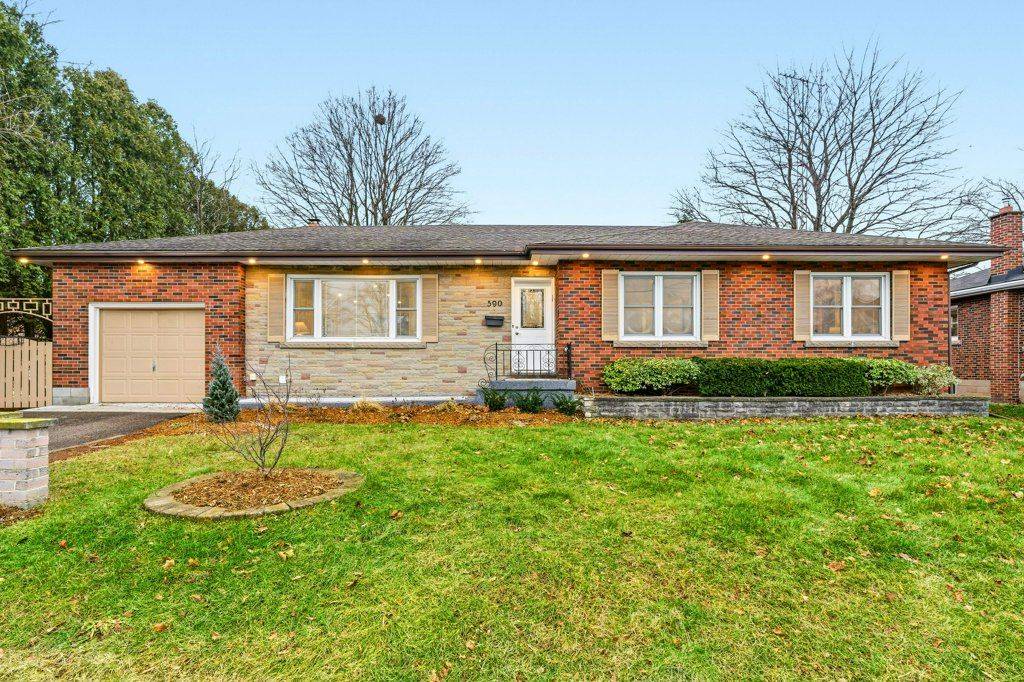 Burlington, ON L7N 2X2,590 Cumberland AVE