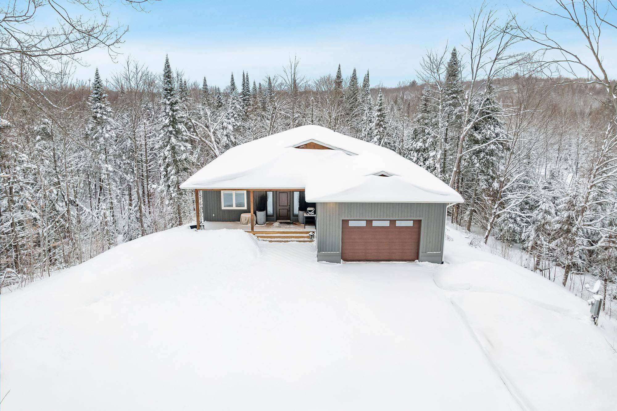 Huntsville, ON P0B 1M0,298 Yearley RD