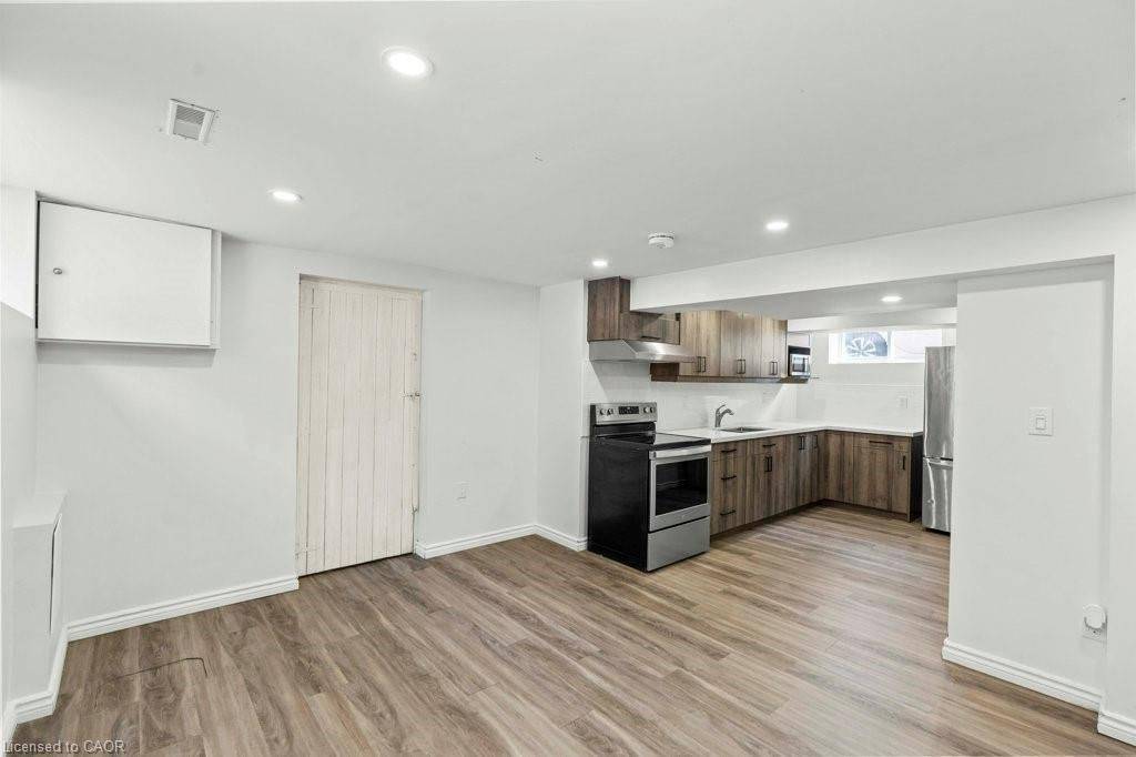 Hamilton, ON L9A 4S8,326 East 19th ST #Lower Unit