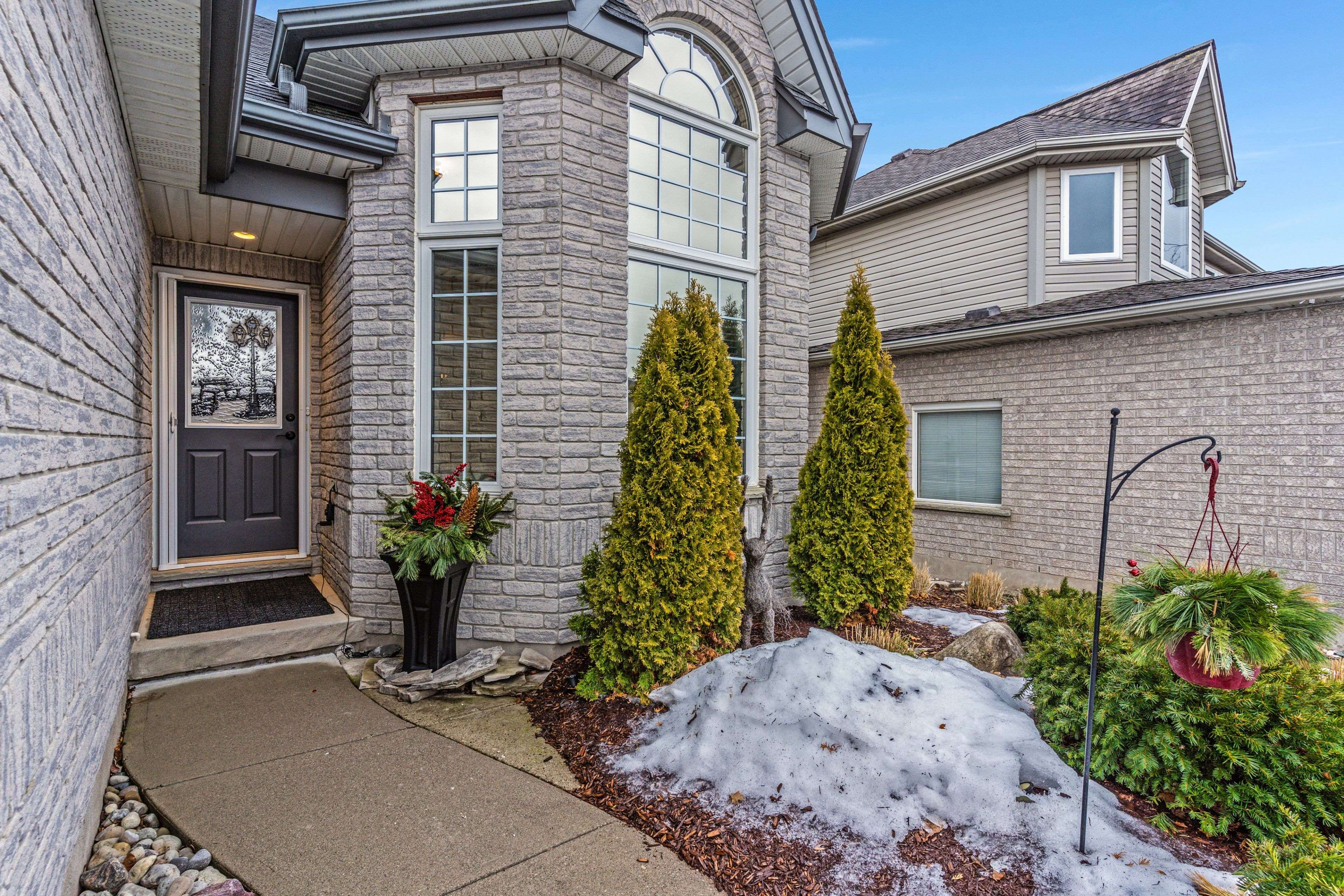 Kitchener, ON N2P 2K9,113 Deer Ridge DR