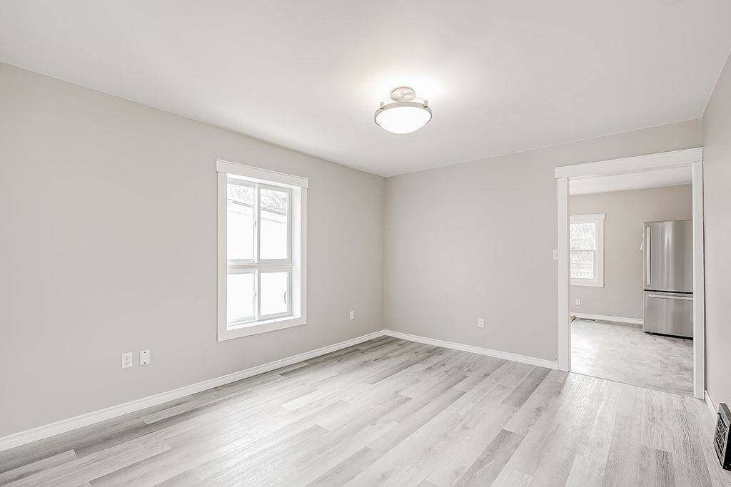 Brantford, ON N3S 2M3,33 Rose AVE #Upper