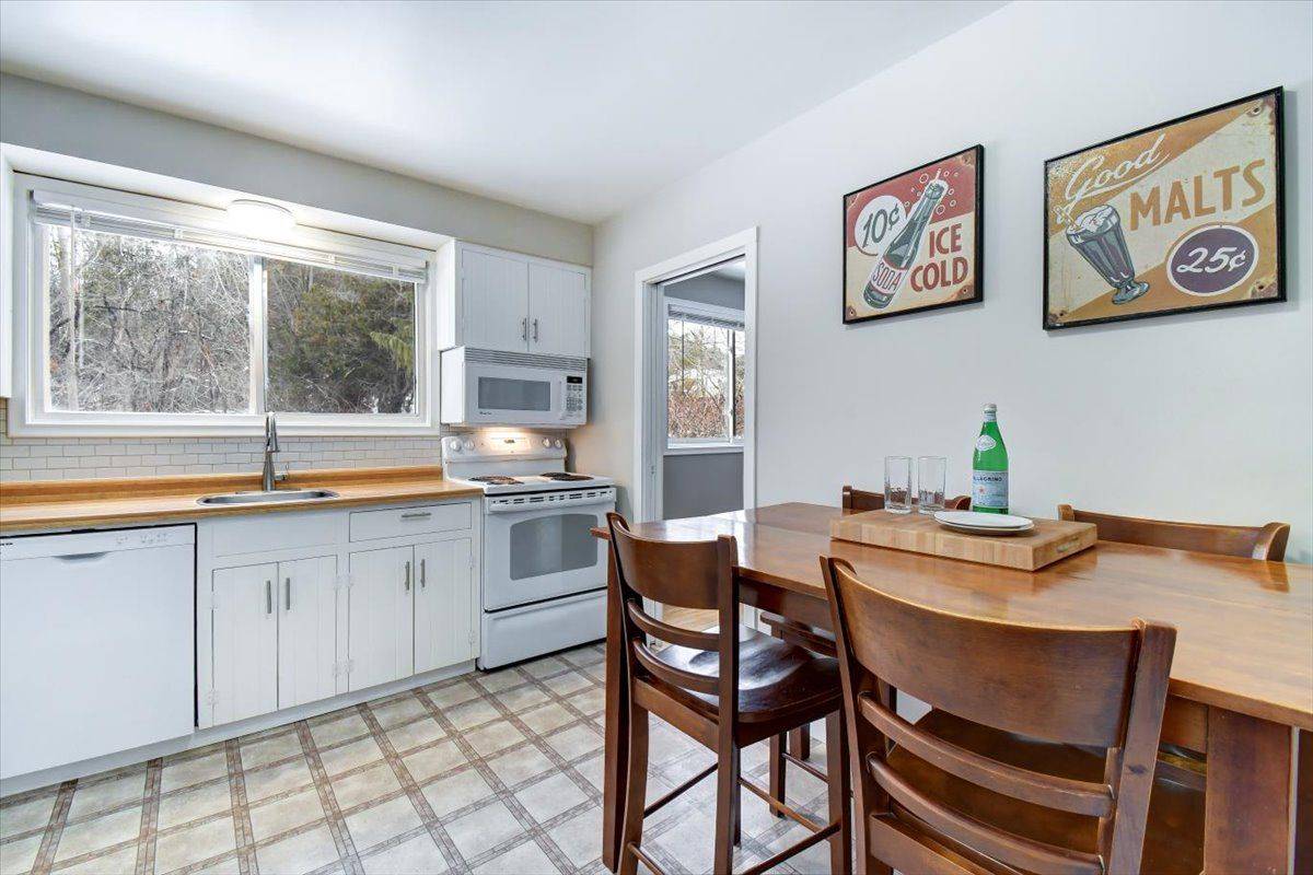 Peterborough, ON K9H 6V6,1193 Huron ST