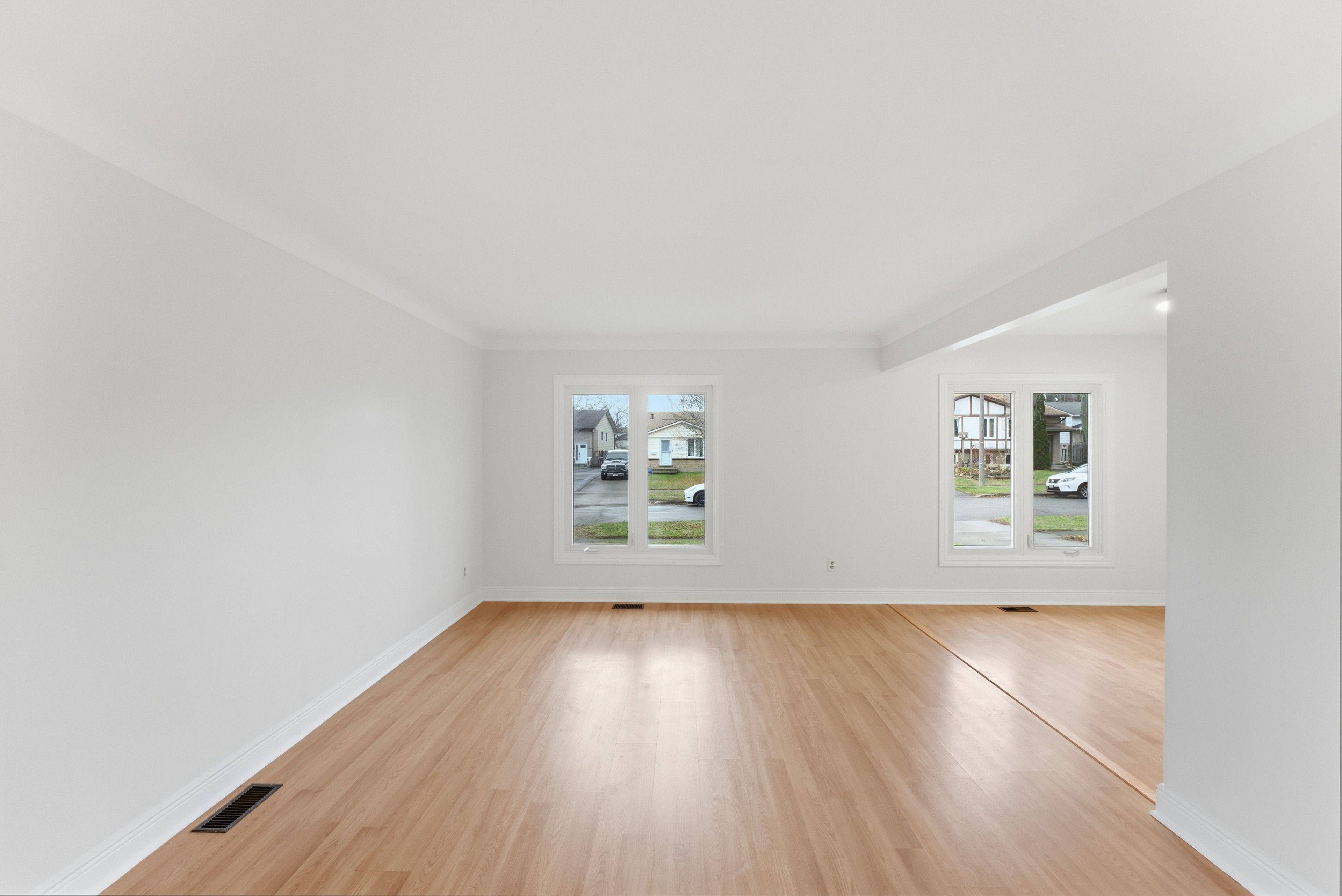 Niagara Falls, ON L2J 3Z9,6049 Tampa CT