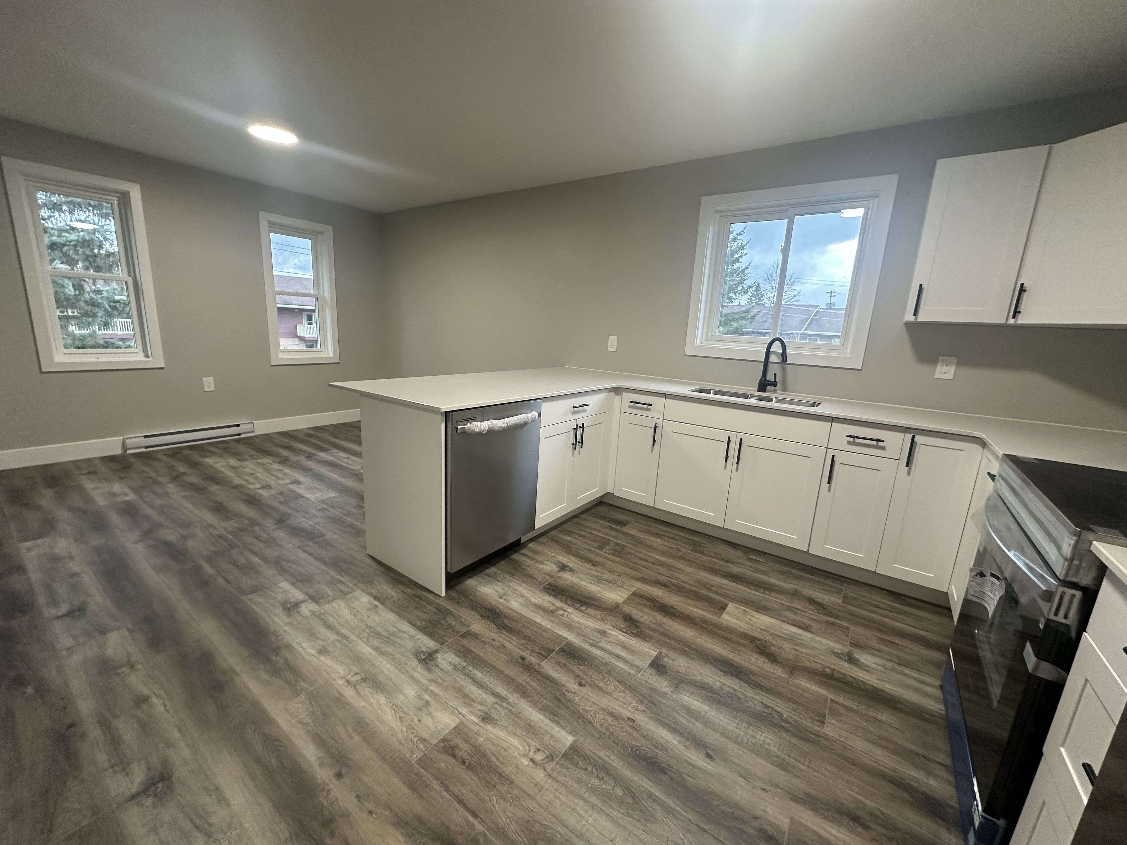 Gananoque, ON K7G 2Y6,565 Emma ST #1