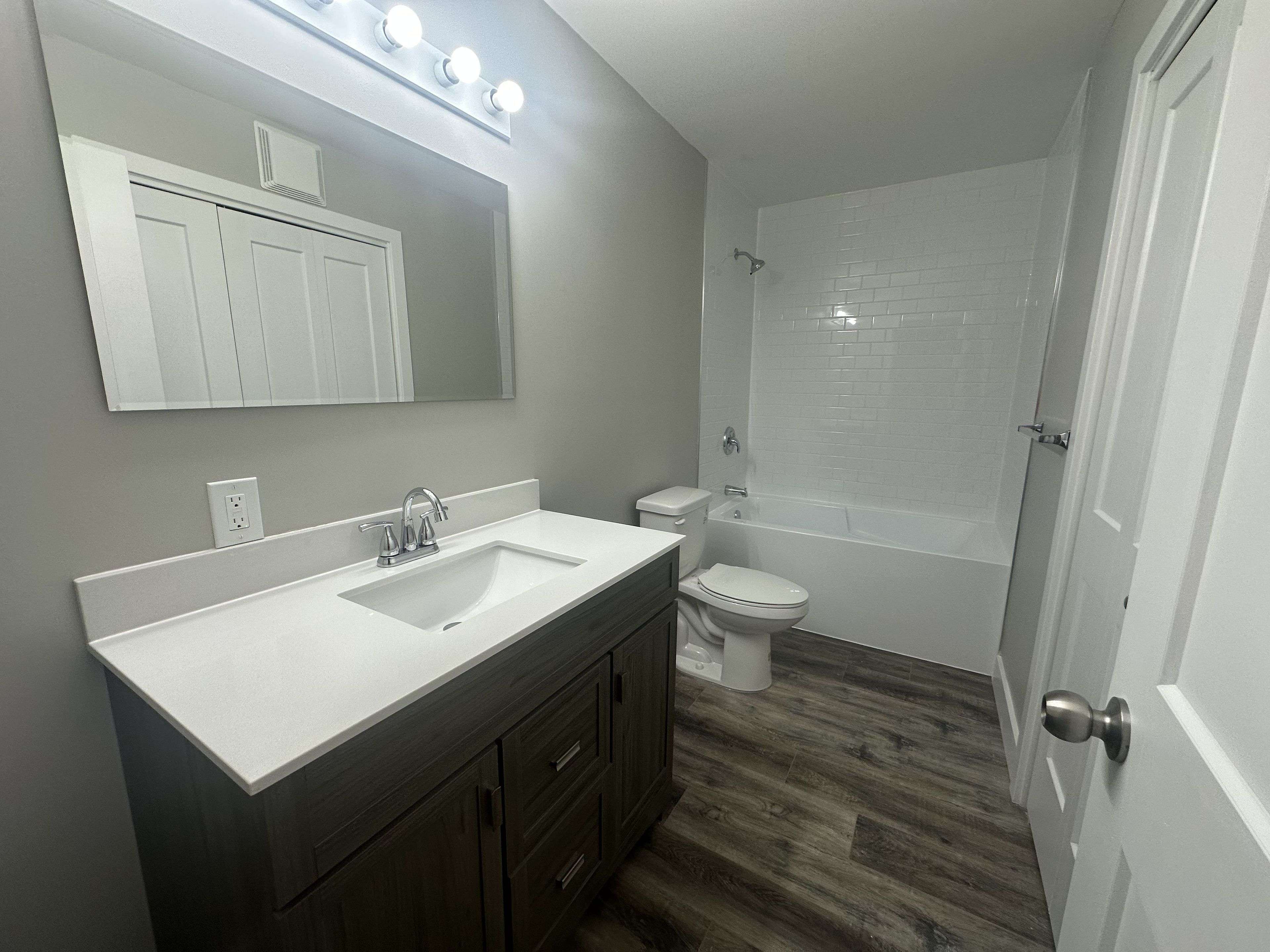 Gananoque, ON K7G 2Y6,565 Emma ST #1