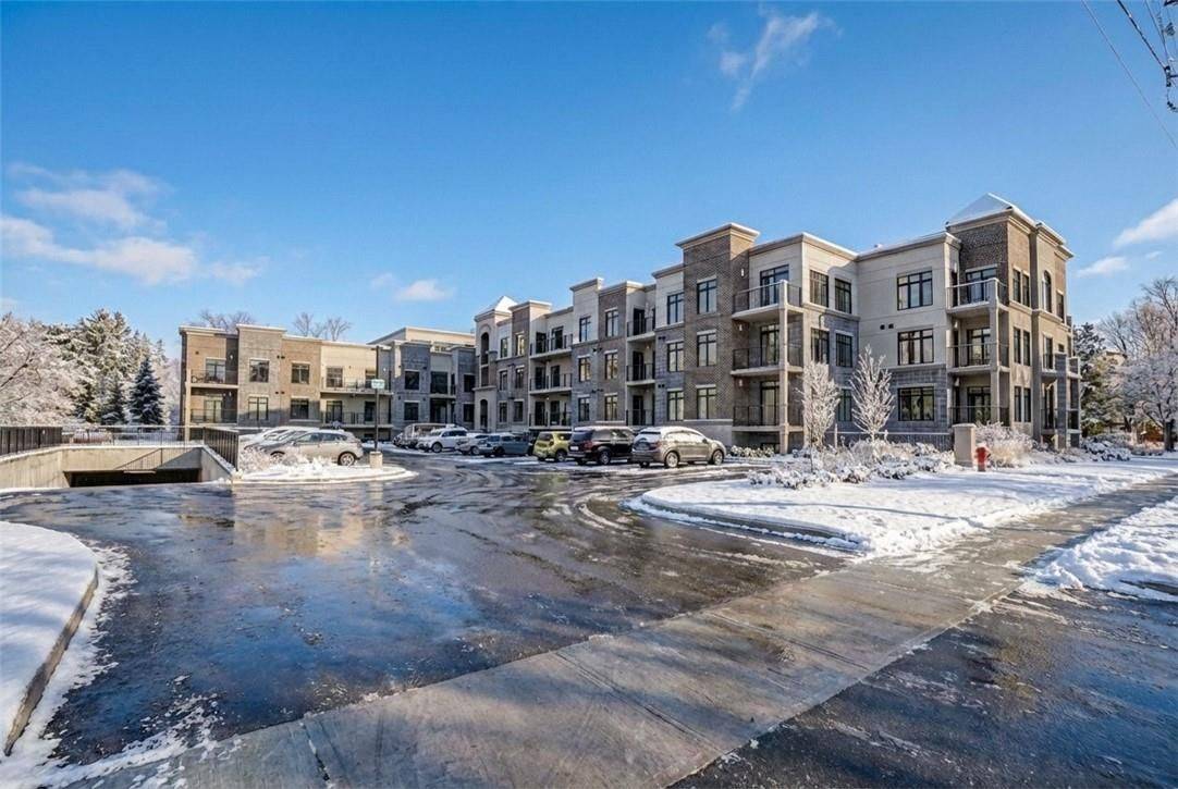 Hamilton, ON L9G 1N4,153 Wilson ST W #307