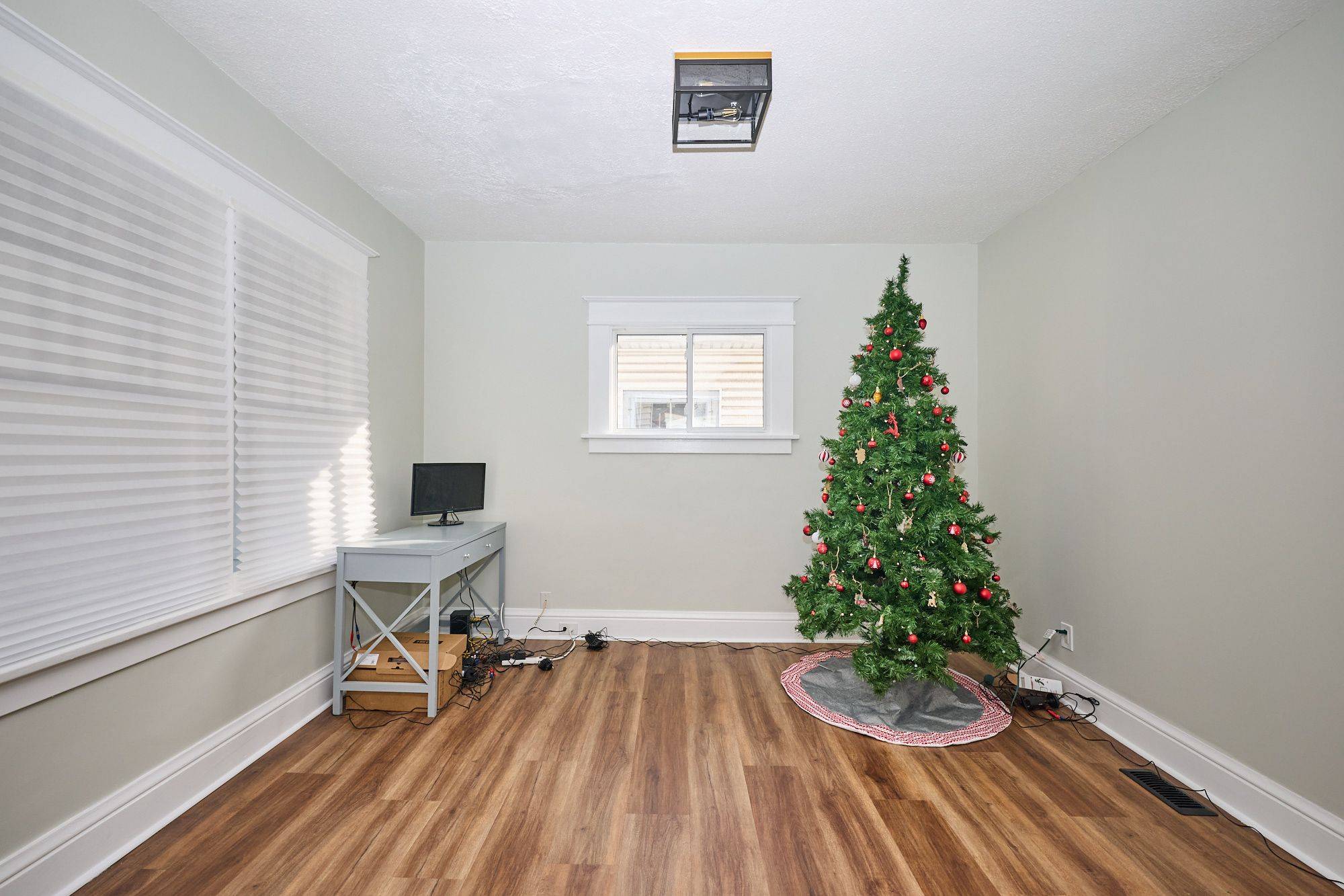 Niagara Falls, ON L2E 2C6,5006 Morrison ST