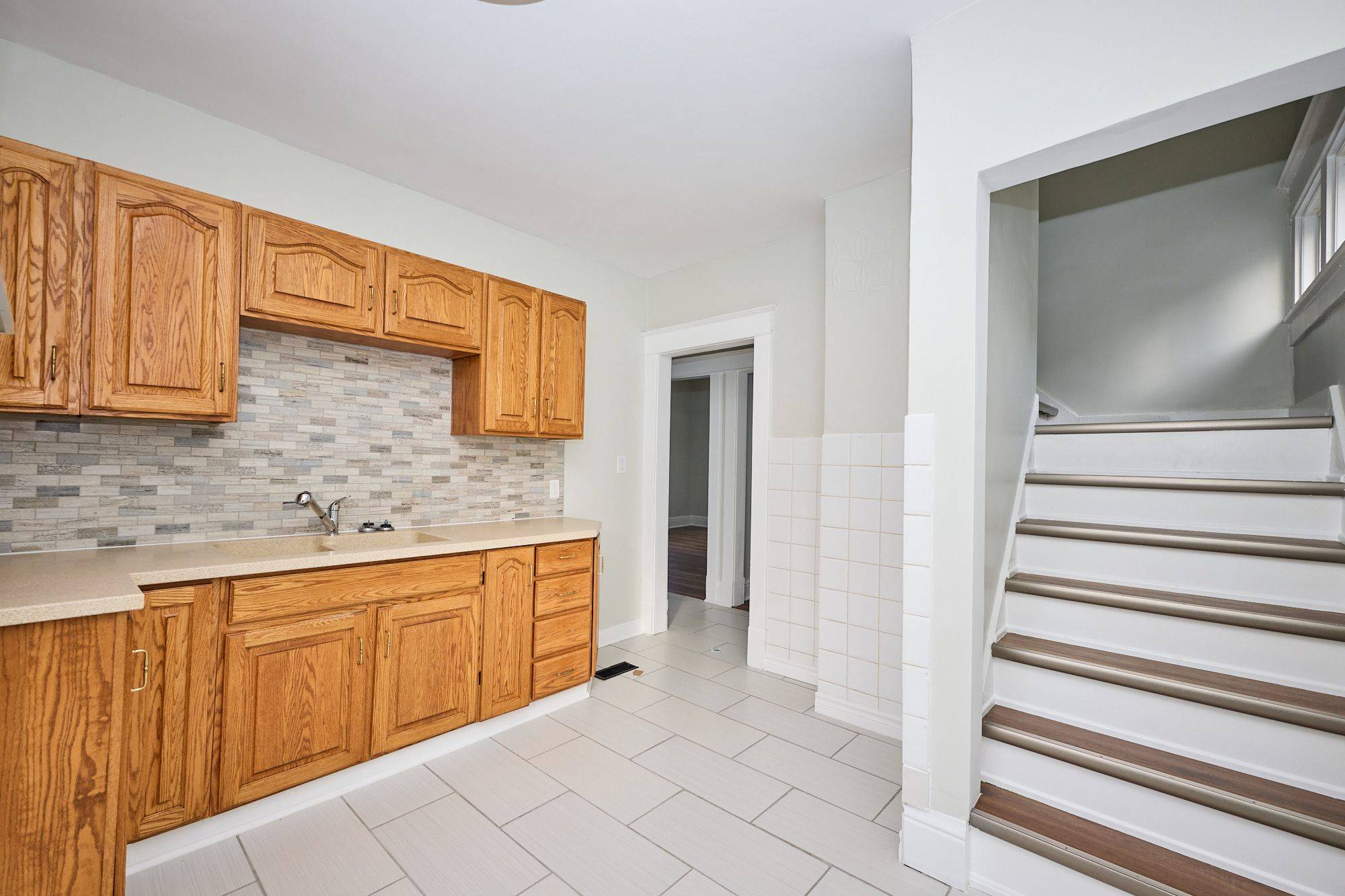 Niagara Falls, ON L2E 2C6,5006 Morrison ST