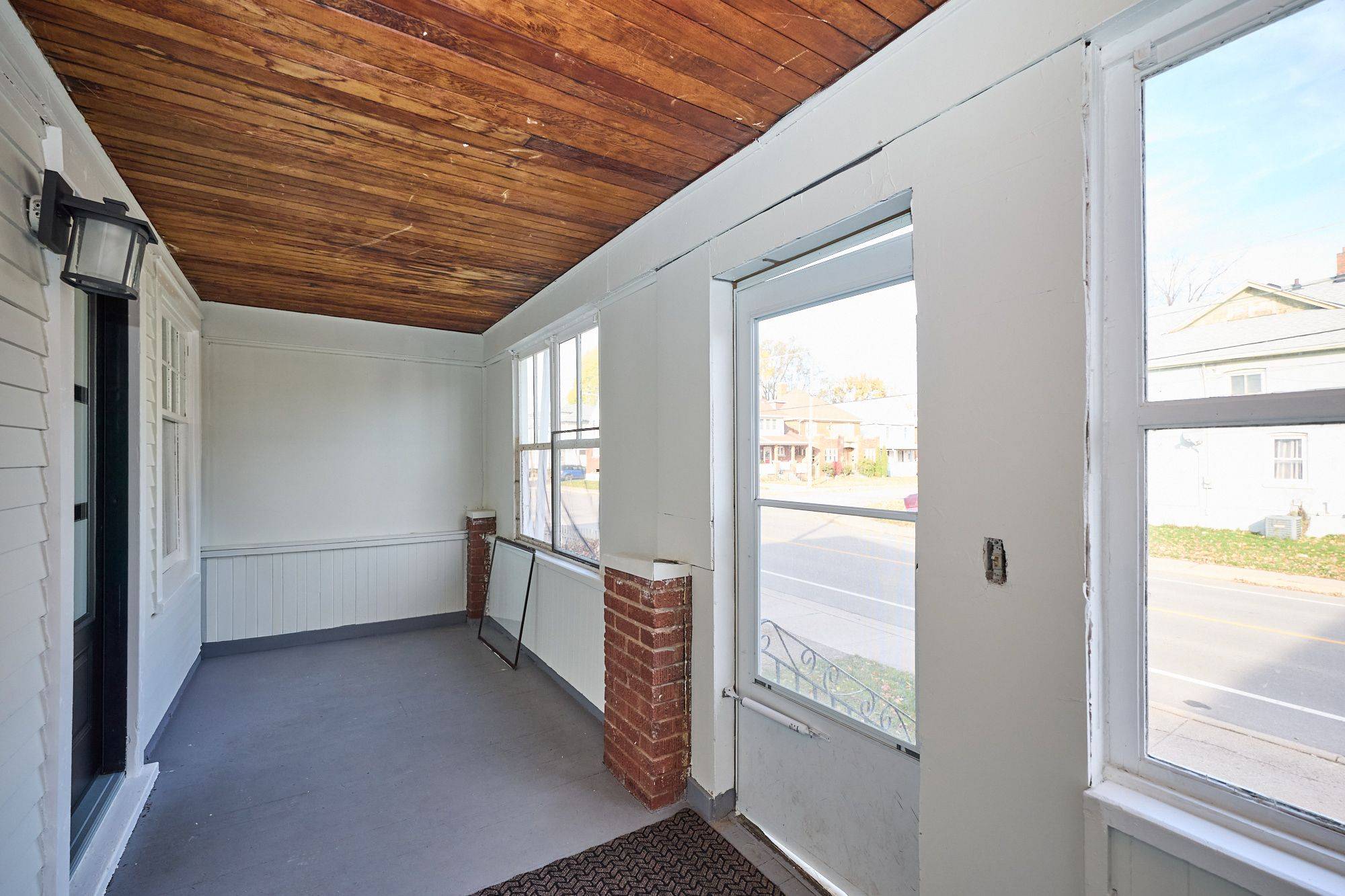 Niagara Falls, ON L2E 2C6,5006 Morrison ST