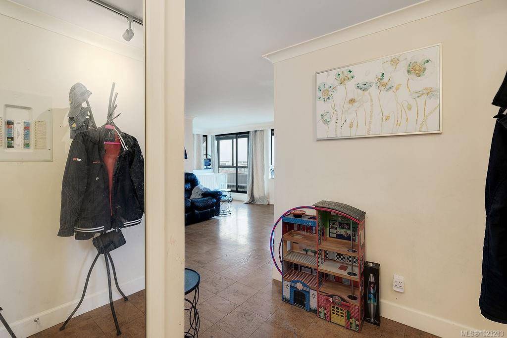 Victoria, BC V8V 3N7,1034 Johnson St #1003