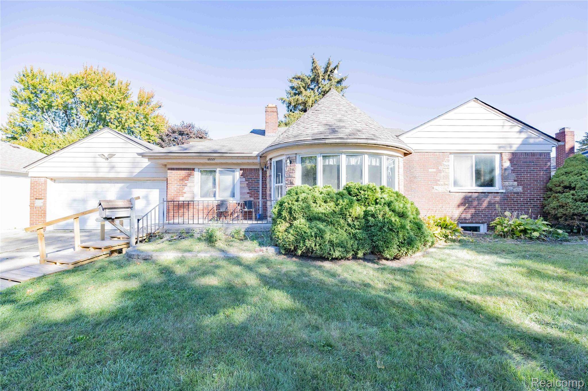 Roseville, MI 48066,18001 Elizabeth ST