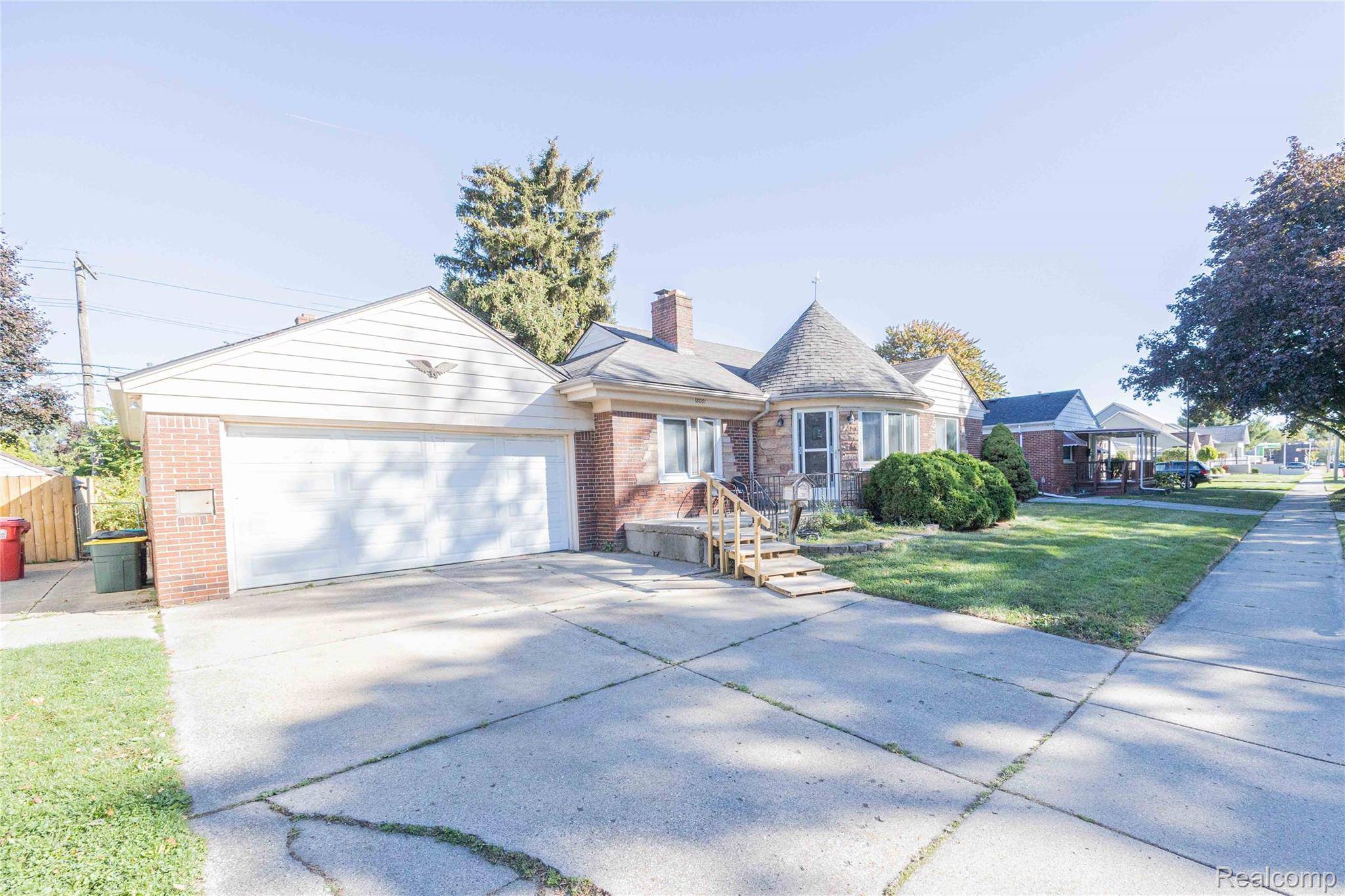 Roseville, MI 48066,18001 Elizabeth ST