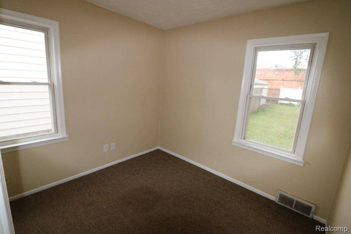 Warren, MI 48092,27116 SEYBURN AVE