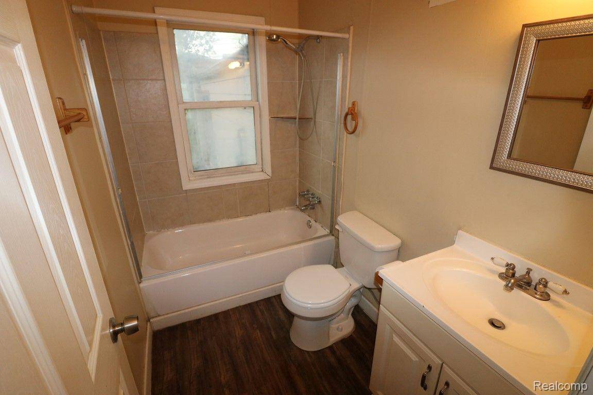 Warren, MI 48092,27116 SEYBURN AVE