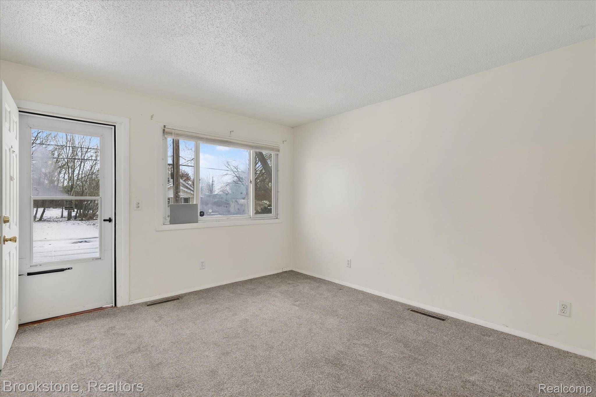 Flint, MI 48505,1034 E Alma AVE