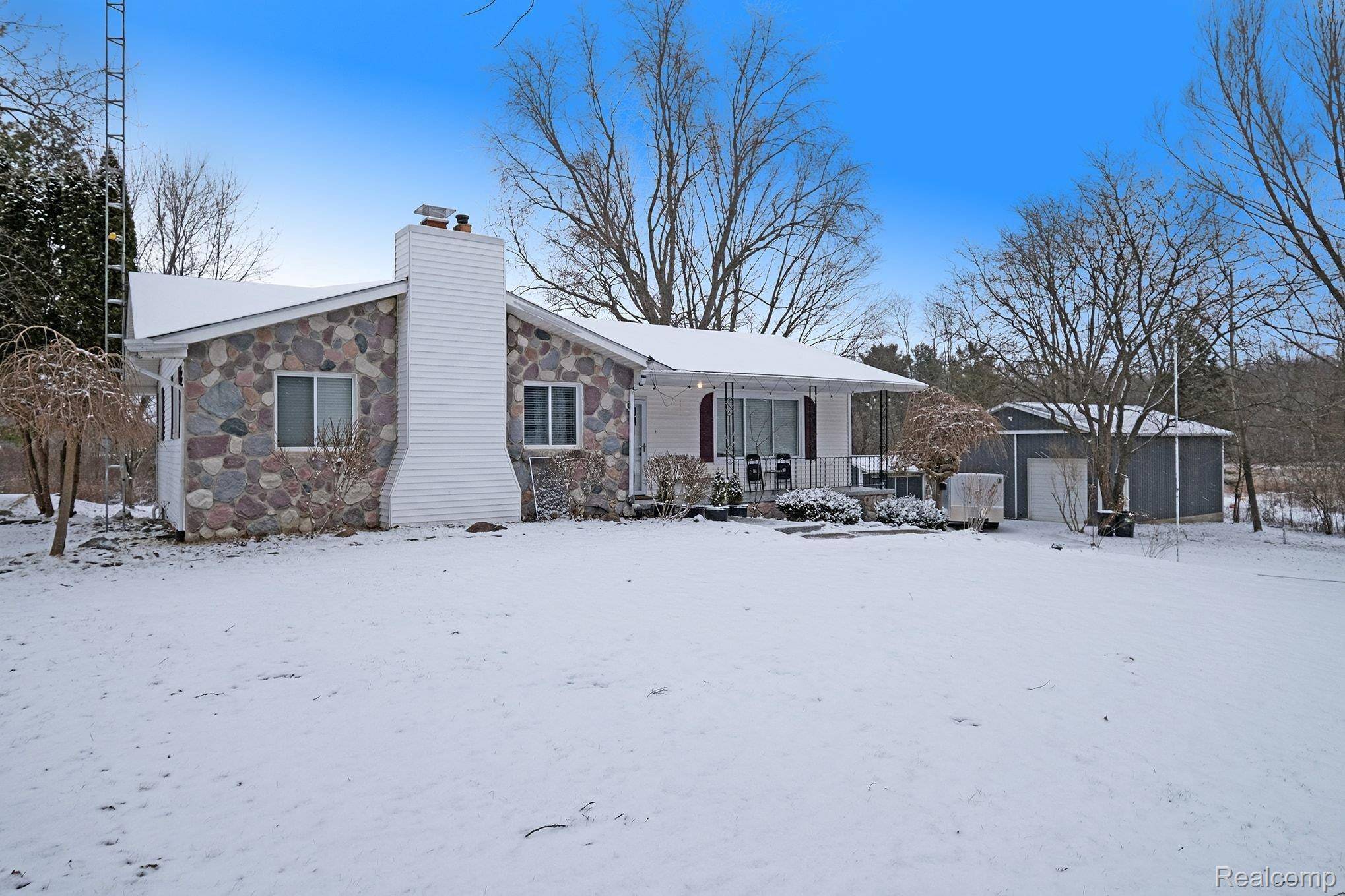 Lapeer, MI 48446,4054 Davison RD