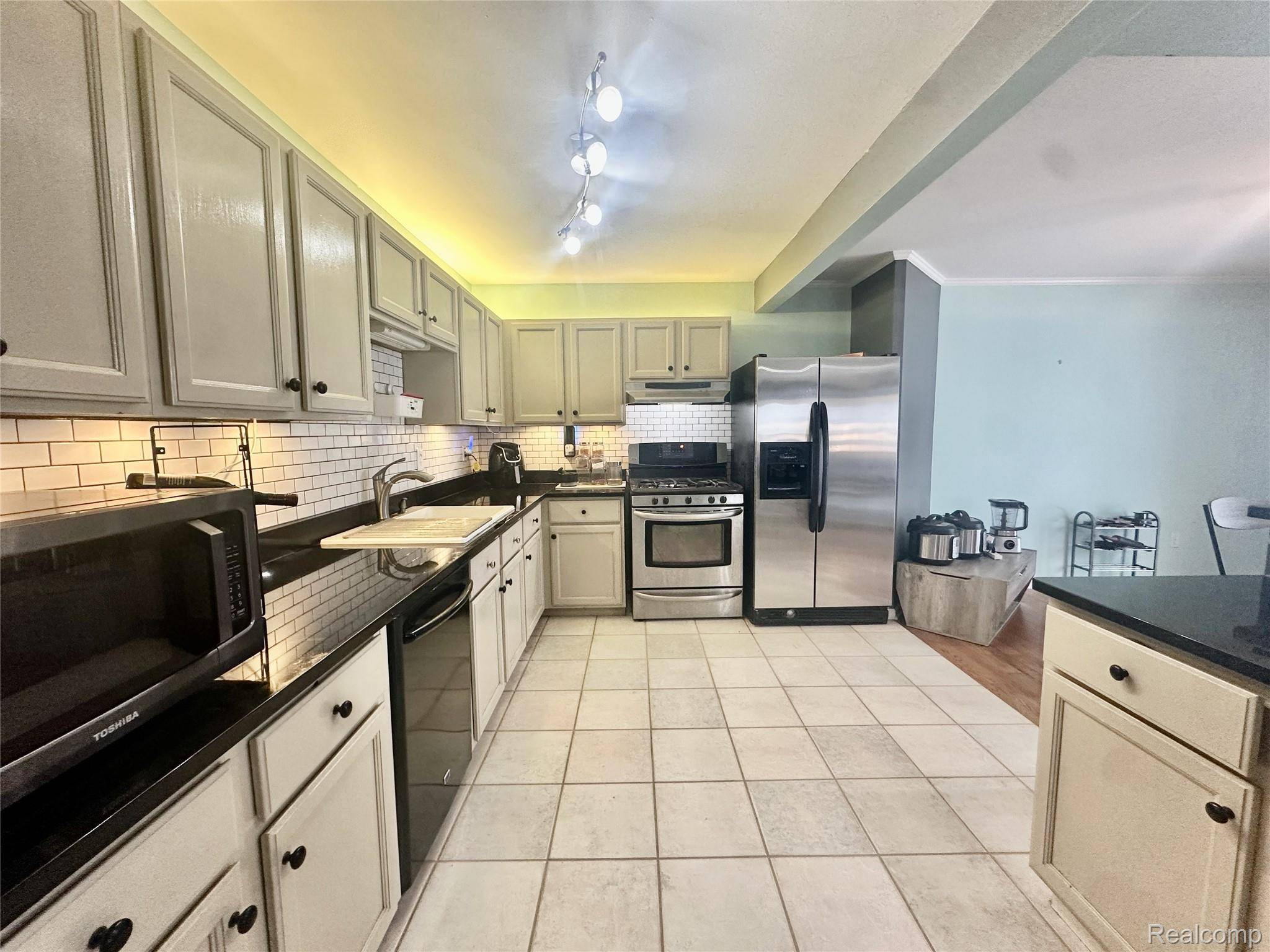 Waterford, MI 48327,1306 Jay ST