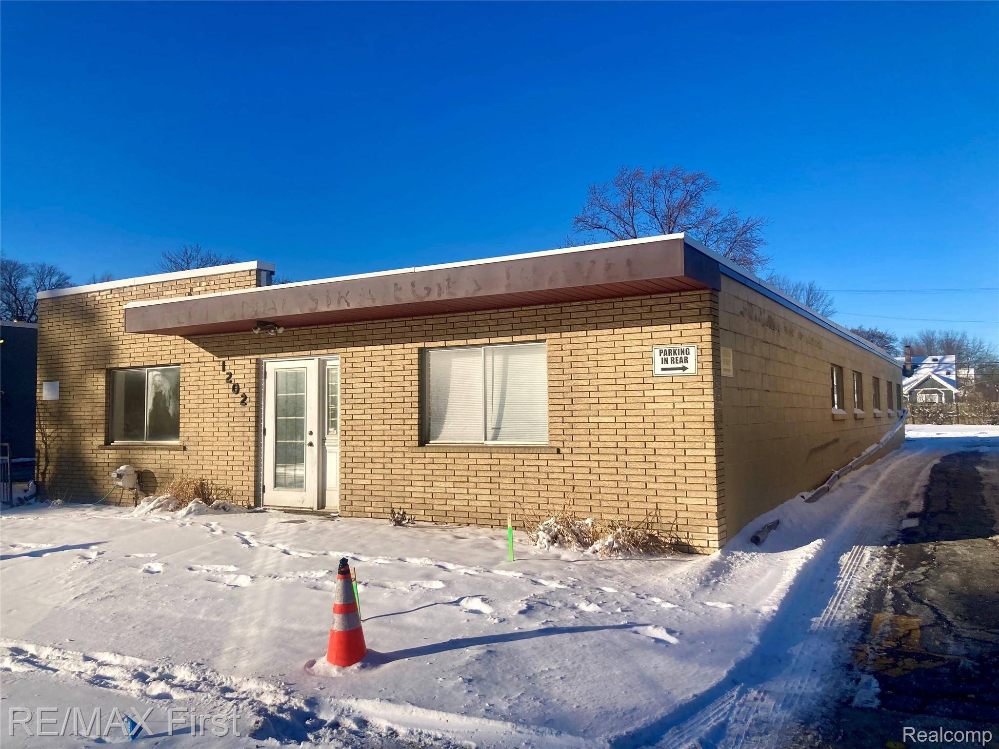 Royal Oak, MI 48067,1202 Catalpa DR