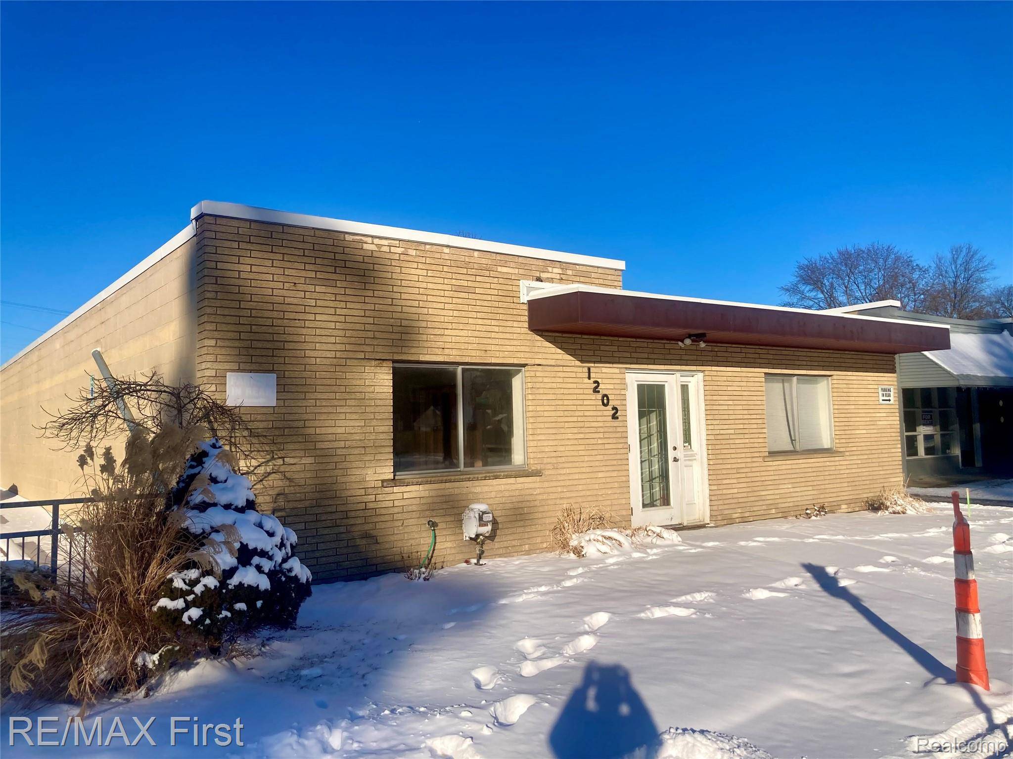 Royal Oak, MI 48067,1202 Catalpa DR