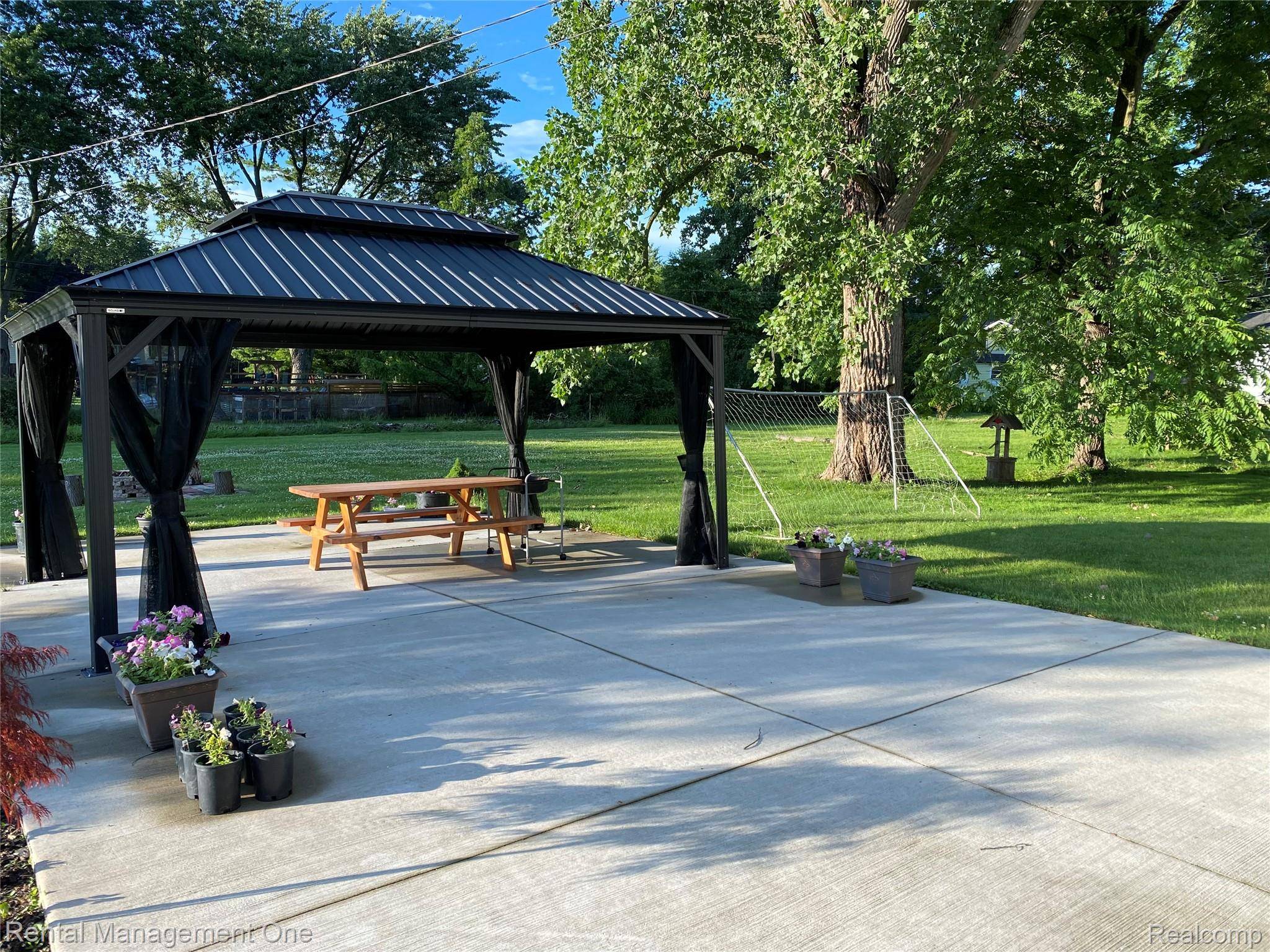 Troy, MI 48098,174 Lange DR