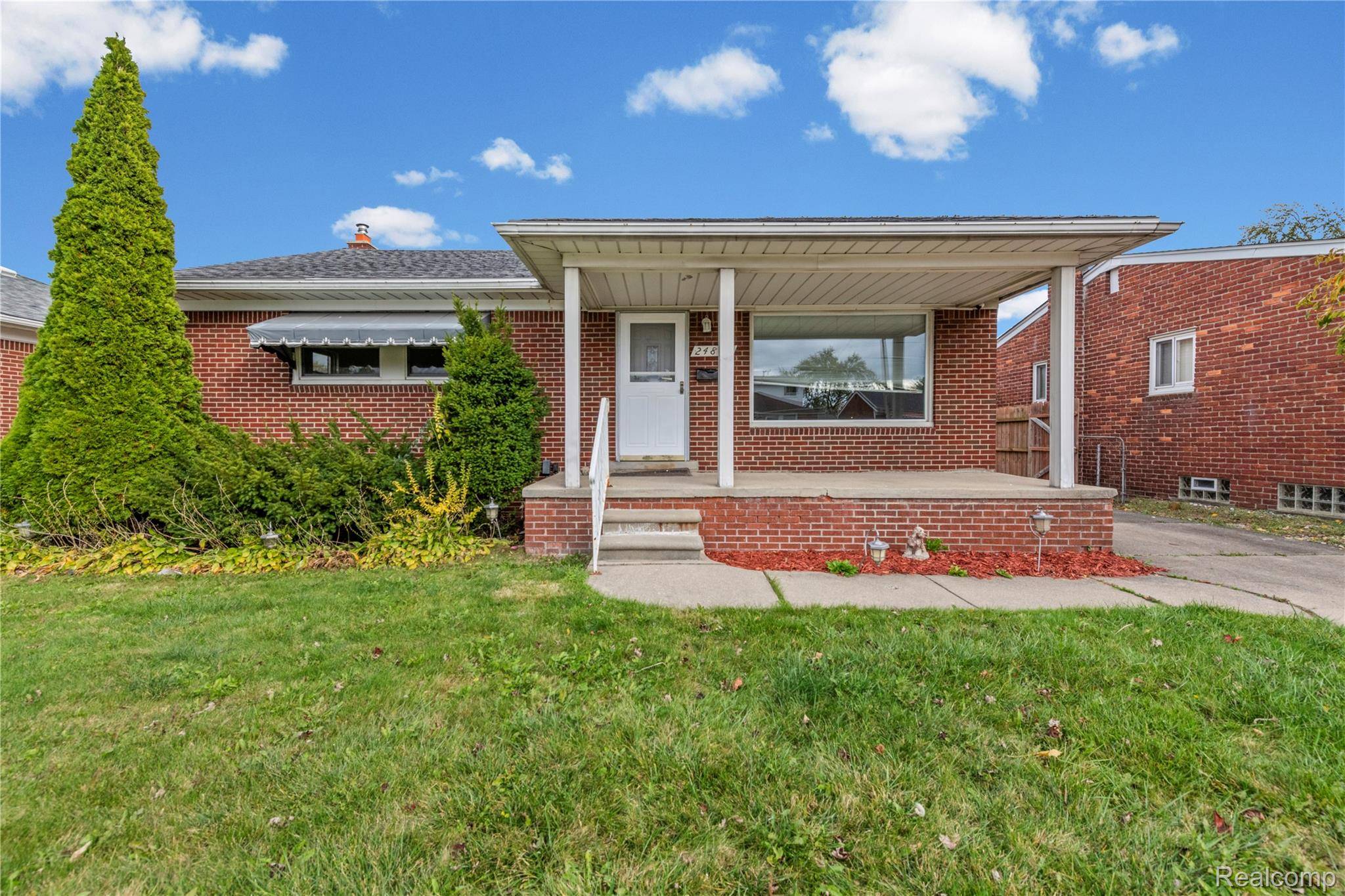 Eastpointe, MI 48021,24894 Johnston AVE