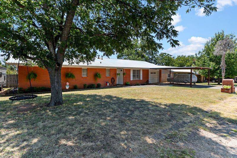 Baird, TX 79504,741 E 6th Street