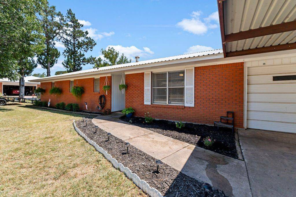 Baird, TX 79504,741 E 6th Street