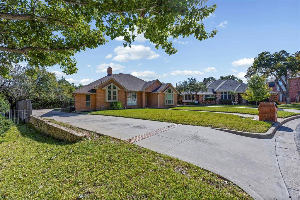 Arlington, TX 76017,5306 High Trail Court