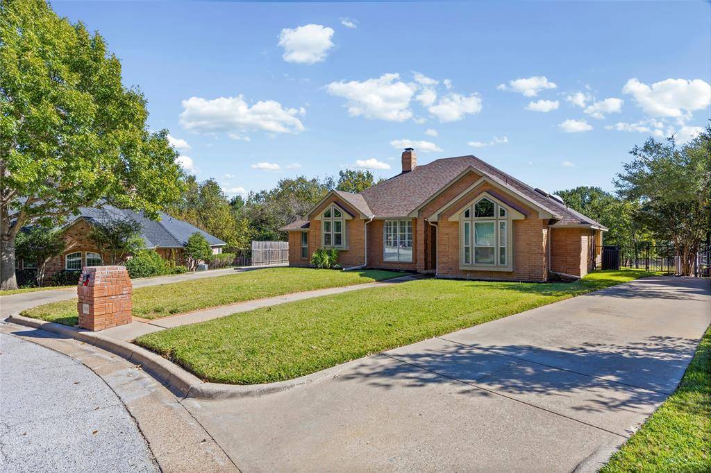 Arlington, TX 76017,5306 High Trail Court