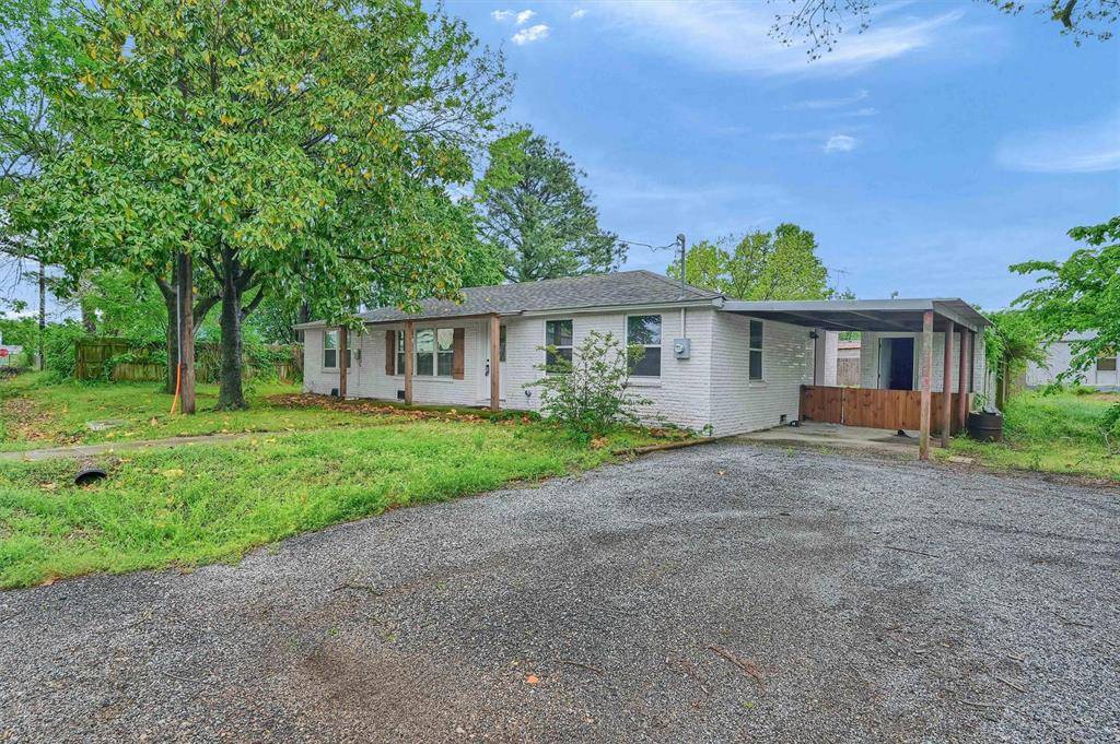 Collinsville, TX 76233,312 Hackney Street