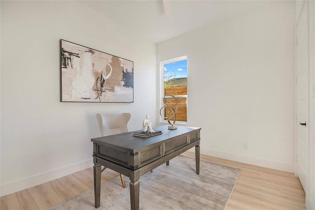 Dallas, TX 75212,3902 Furey Street