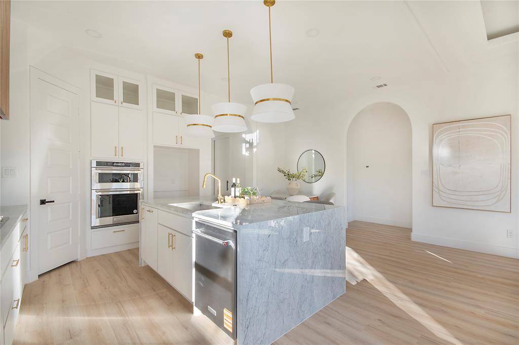 Dallas, TX 75212,3902 Furey Street