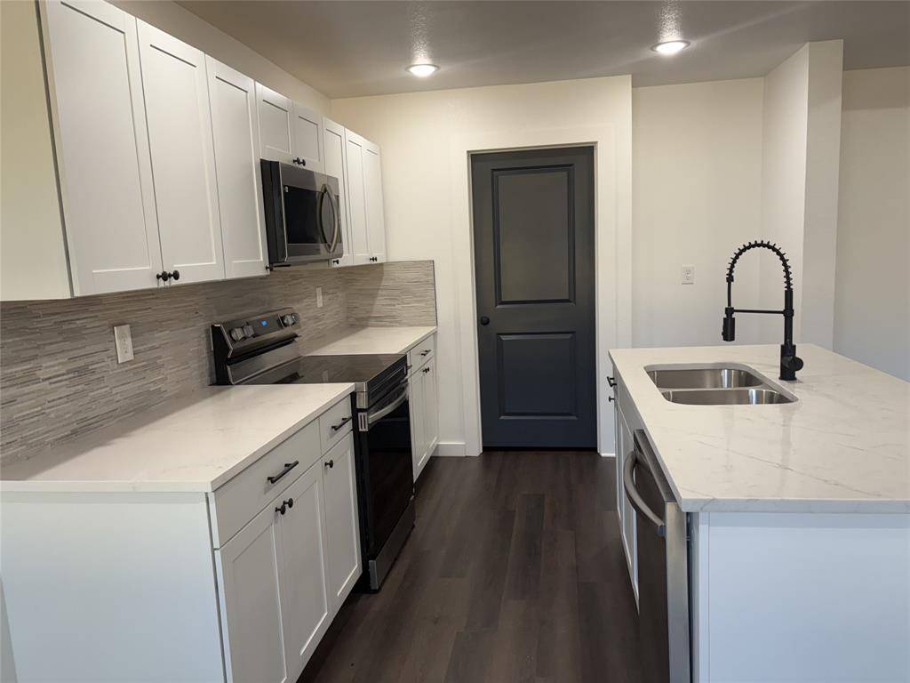 Mineola, TX 75773,509A Giraud