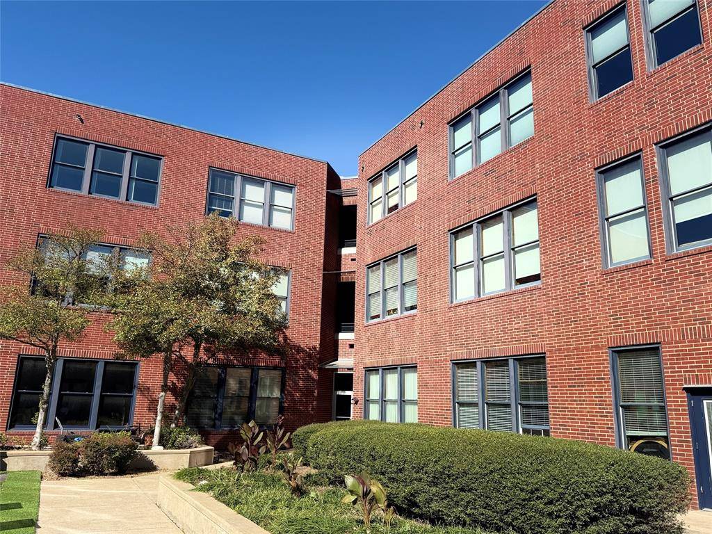 Dallas, TX 75204,2502 Live Oak Street #228