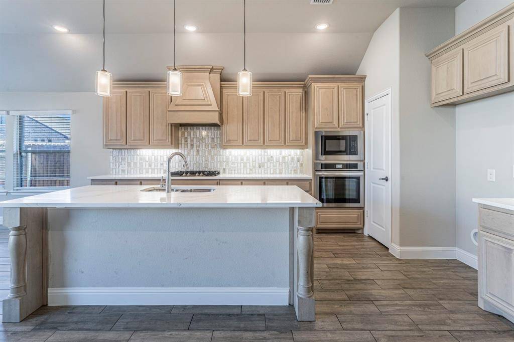 Alvarado, TX 76009,1049 Snowy Owl Drive