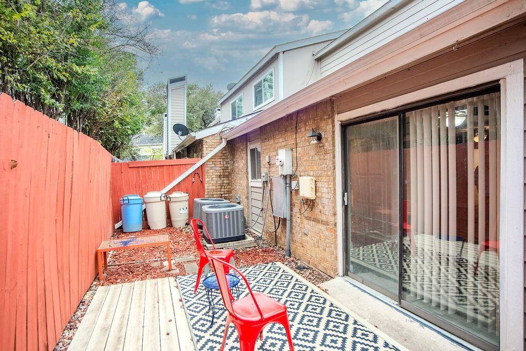 Carrollton, TX 75006,2724 Meadowstone Court